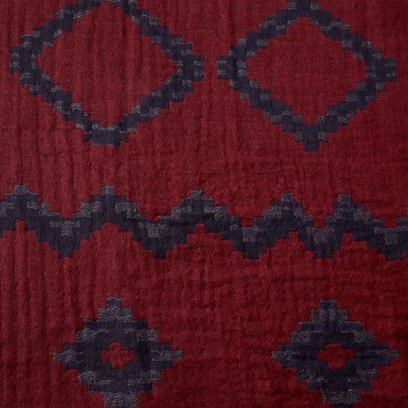 Wilfred - Diamond Mosaic Blanket Scarf - Balsamine (burgundy and navy blue) - Picture 4 of 5